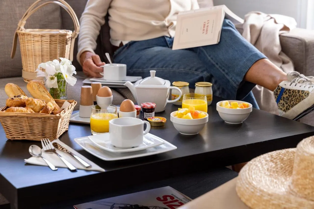 ***  Hotel Le 46 Paris France