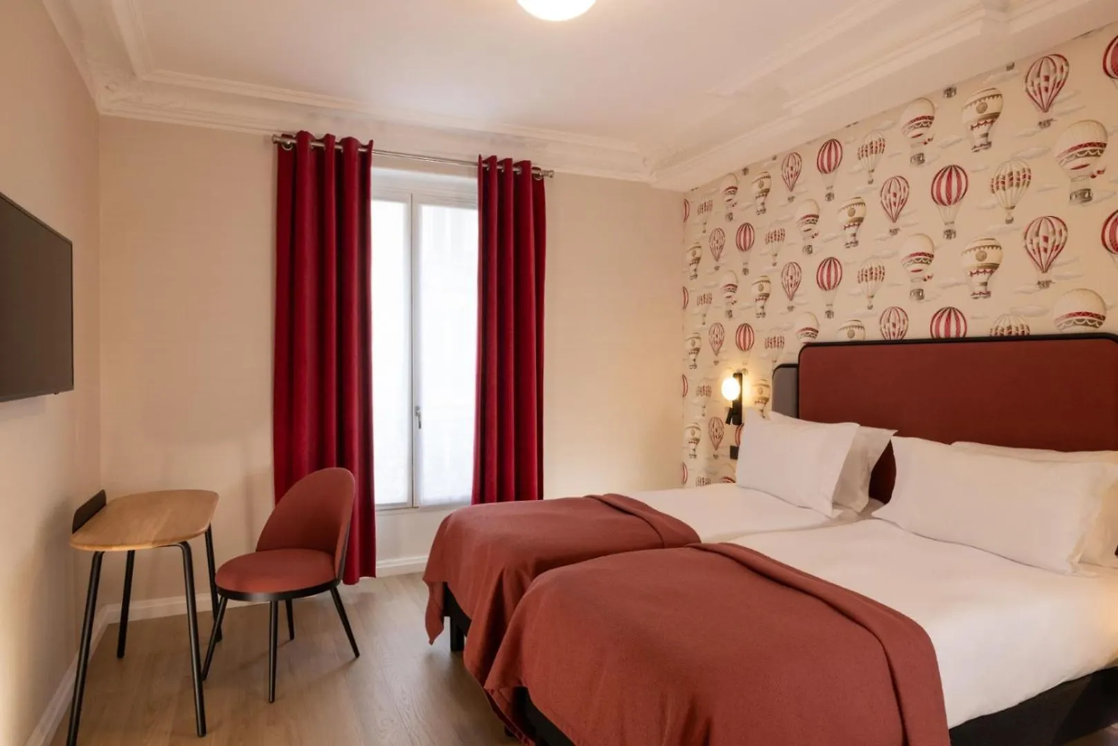 ***  Hotel Le 46 Paris France